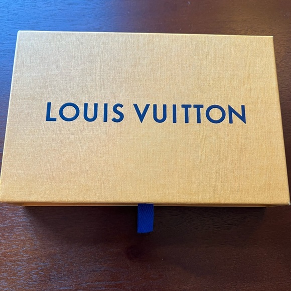 Great Condition Louis Vuitton Checkbook Wallet - Picture 9 of 13
